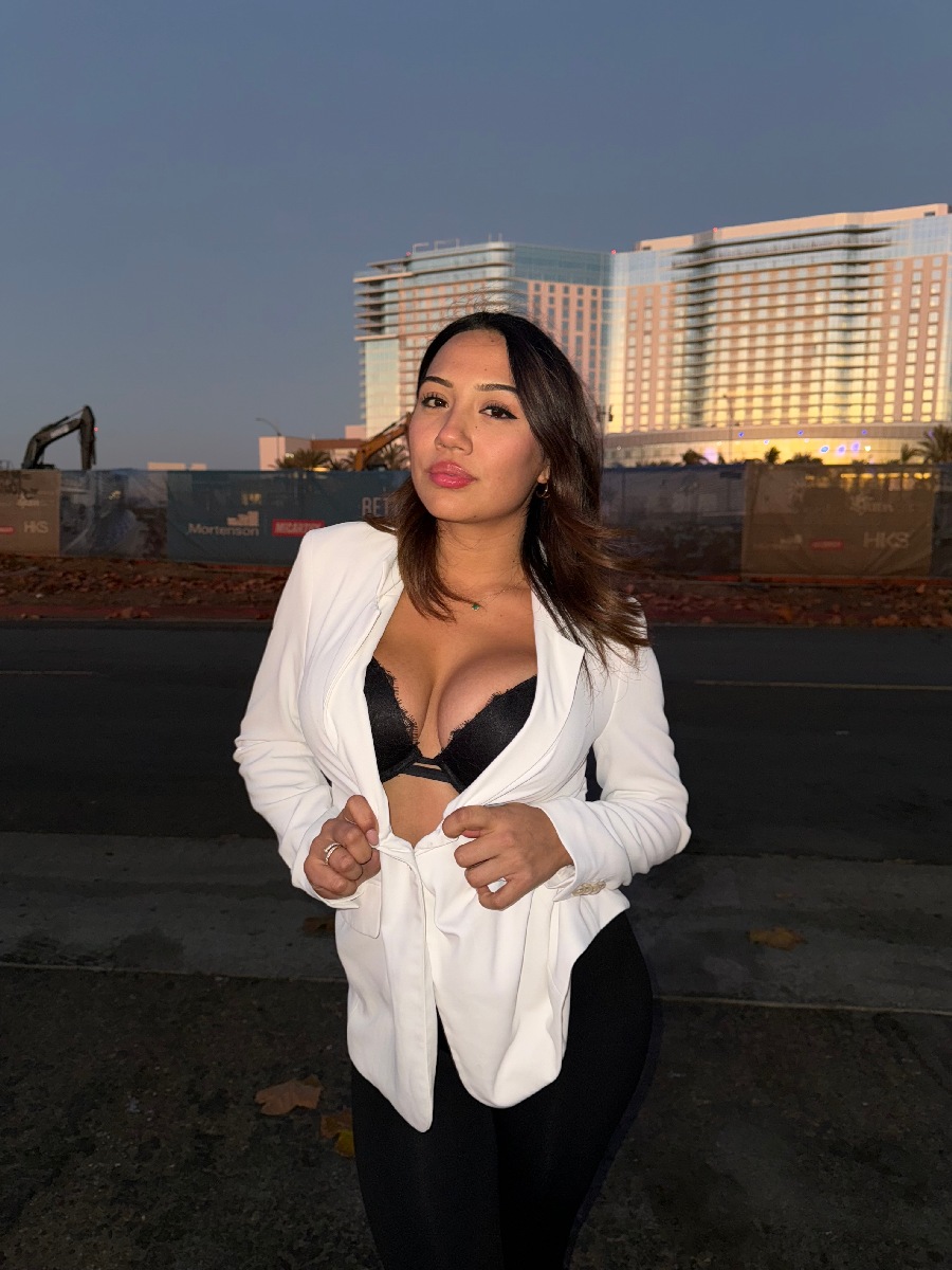 Take a pause and enjoy Ali Cruz — streaming from Mississauga