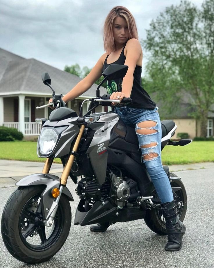 Beautiful girls and bikes in Mississauga