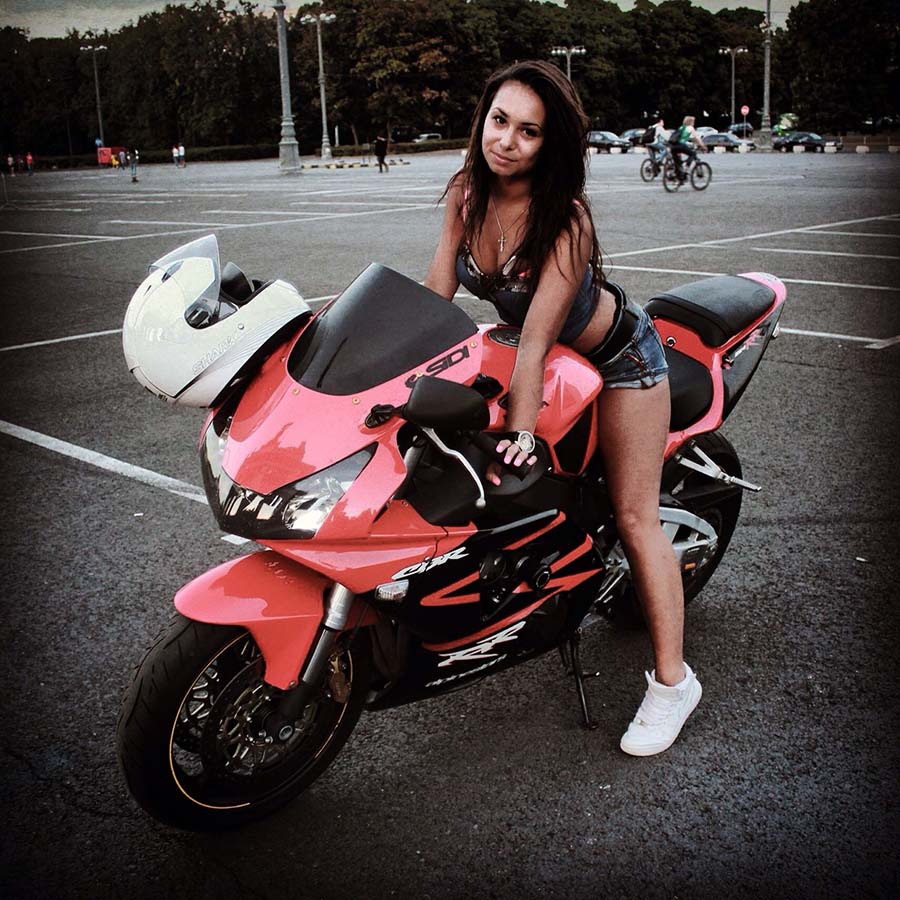 Brunettes on a motorcycle in Mississauga