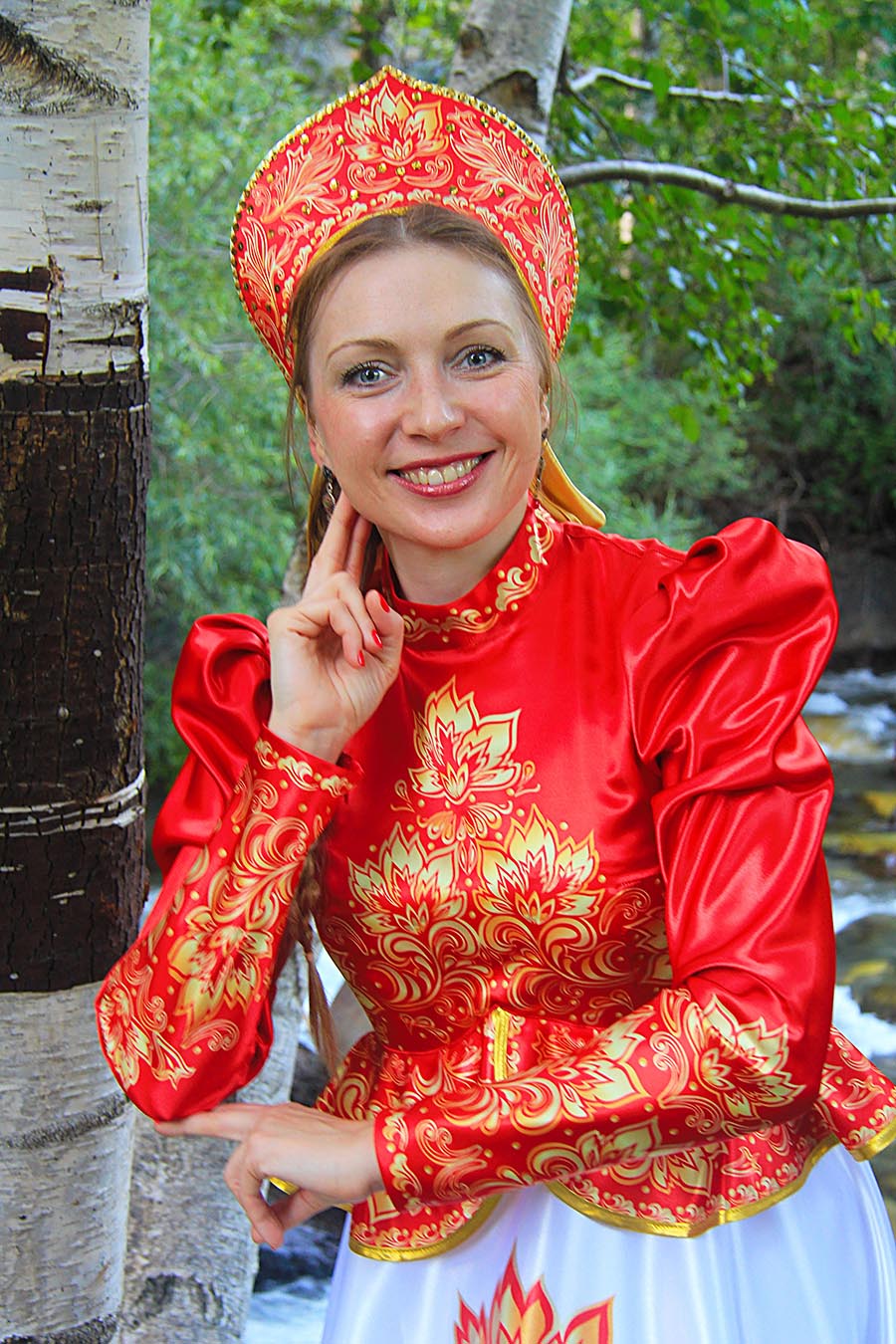 Women in Slavic costumes in Mississauga