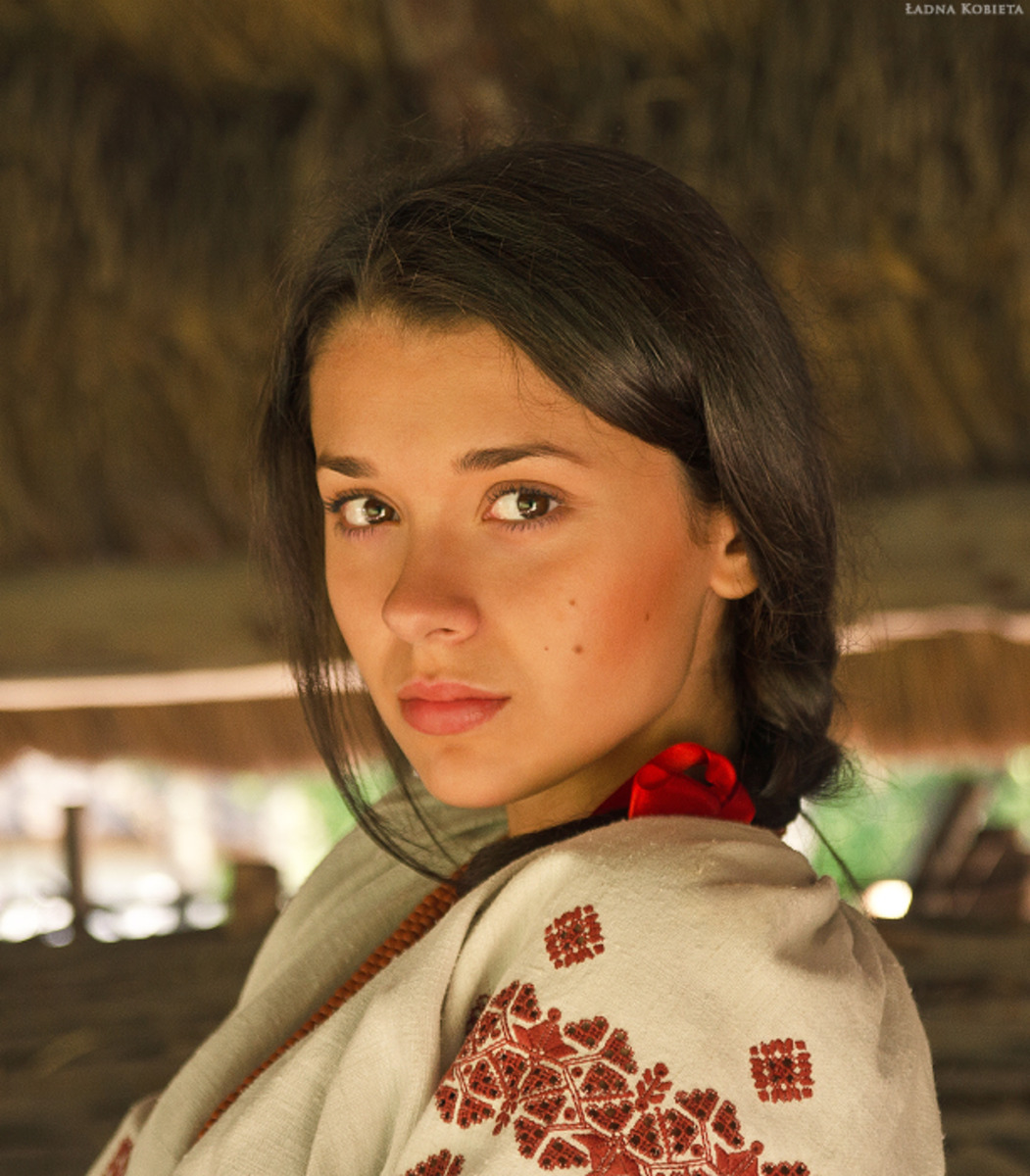 Girls in Slavic costumes in Mississauga