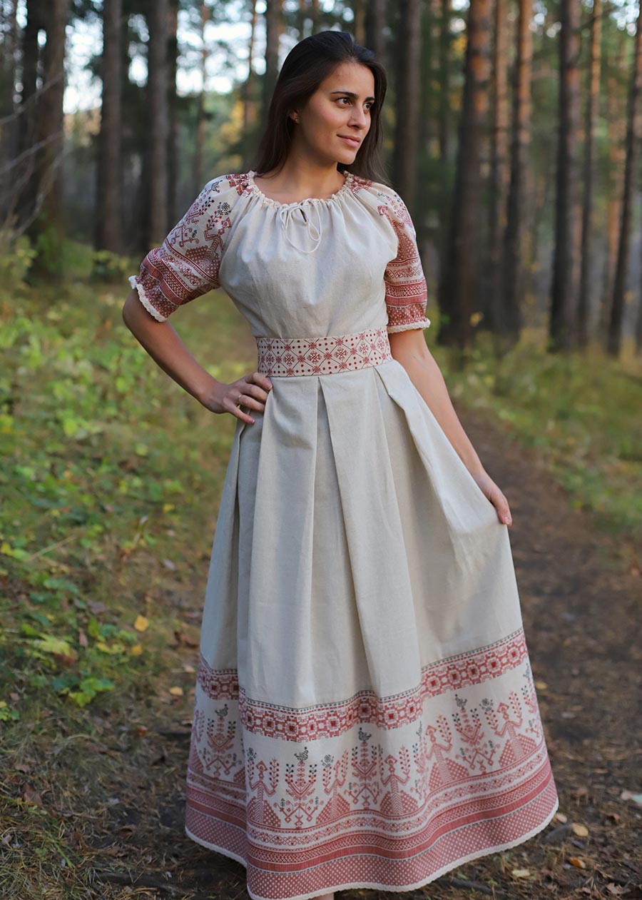 Girls in Slavic costumes in Mississauga
