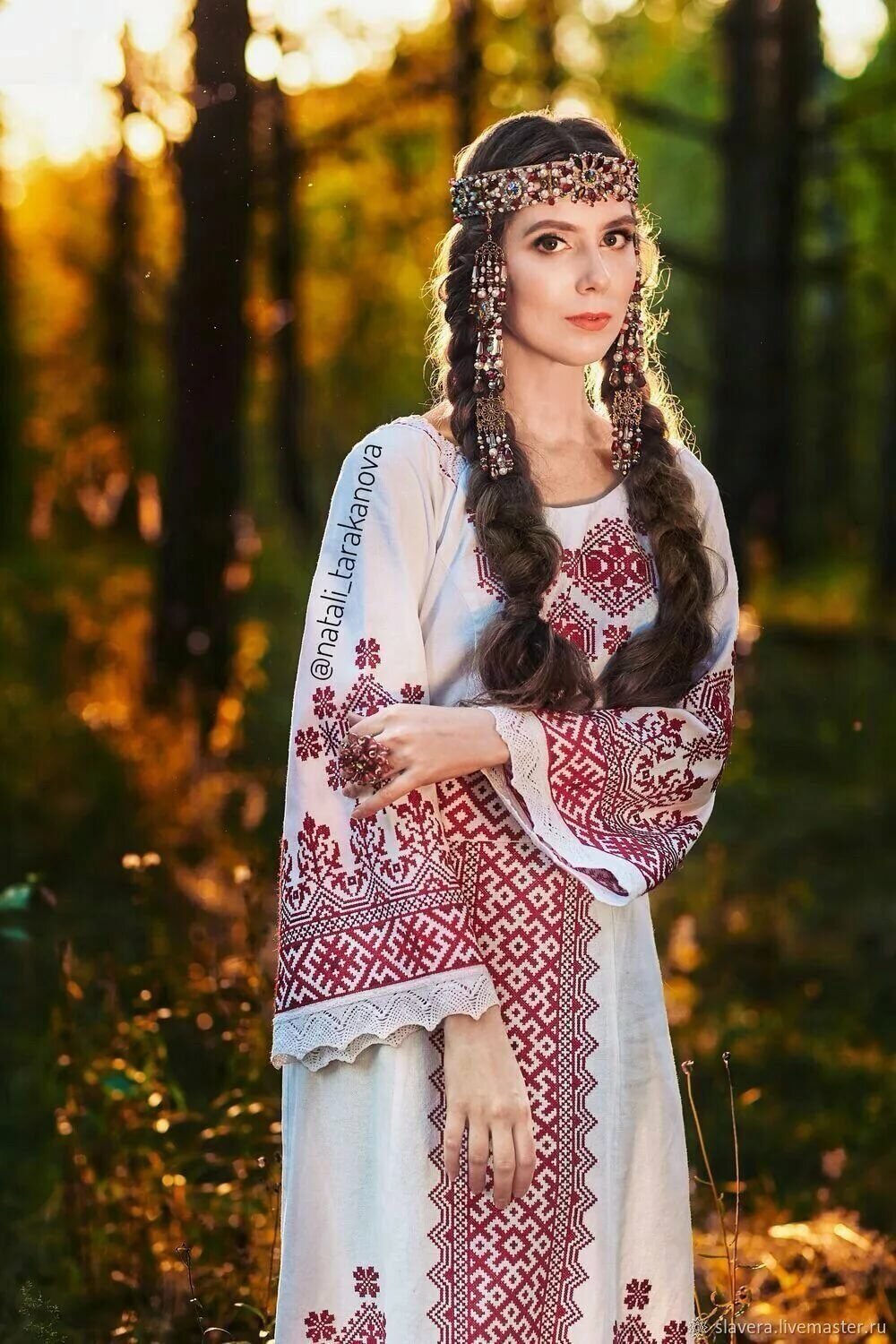 Girls in Slavic costumes in Mississauga