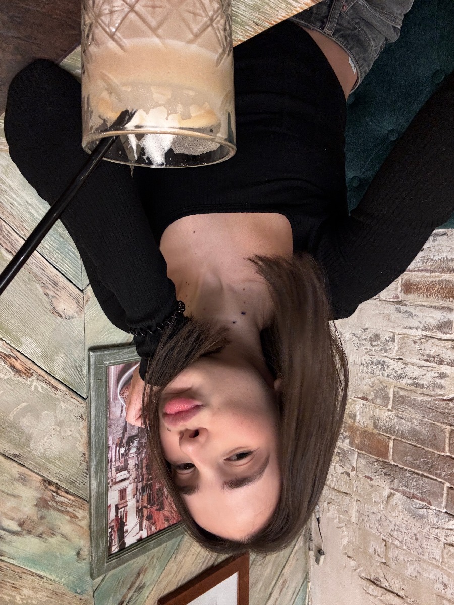 Fresh photos, fresh mood — Tina online in Mississauga